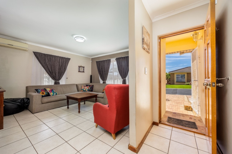 3 Bedroom Property for Sale in Sonstraal Heights Western Cape